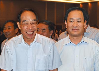 Photo of Secretay of Fujian provincial Party Committee You Quan with the company chairman